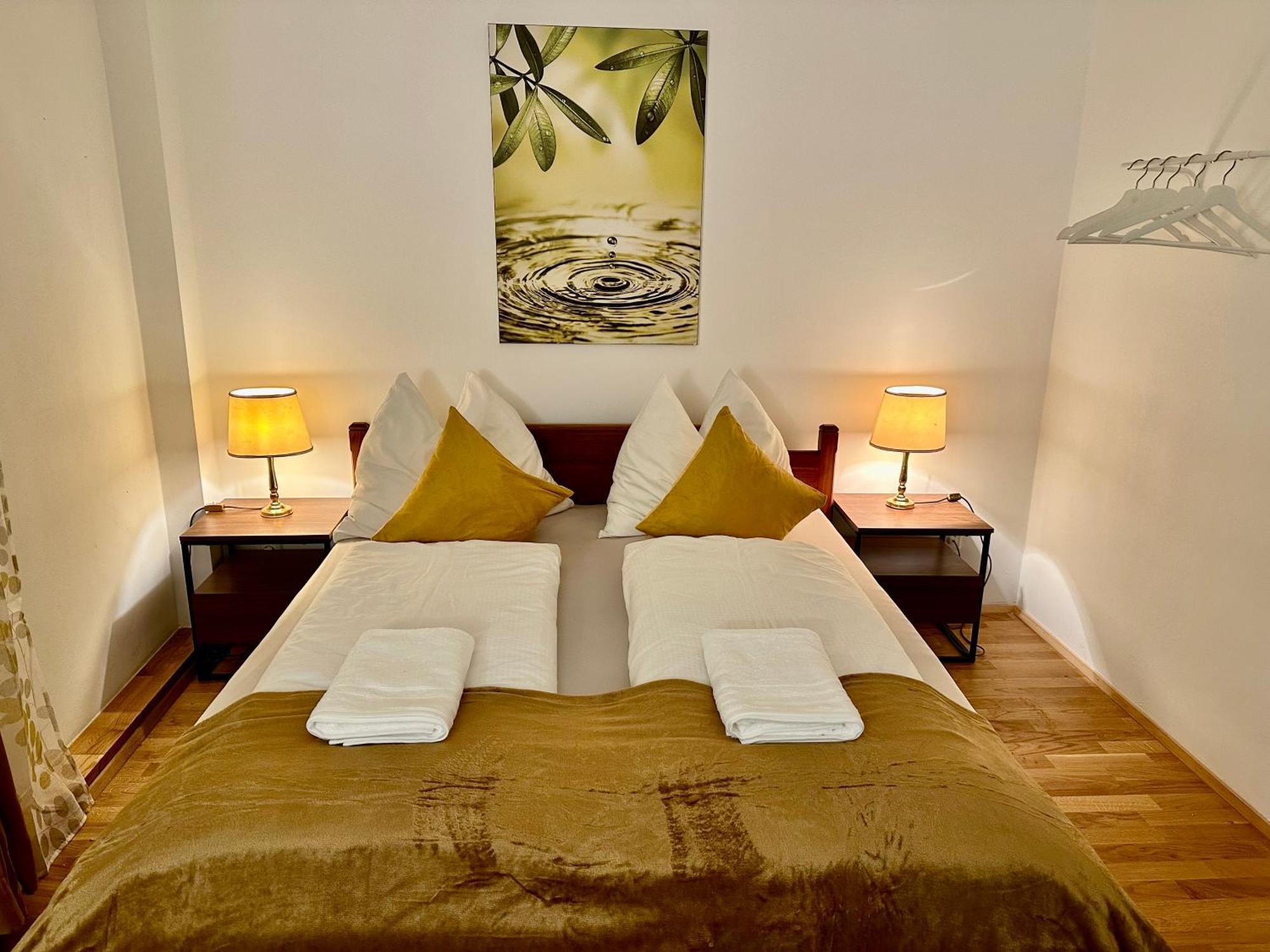 The Peaceful Garden Stay & Free Parking Salzburgo Exterior foto