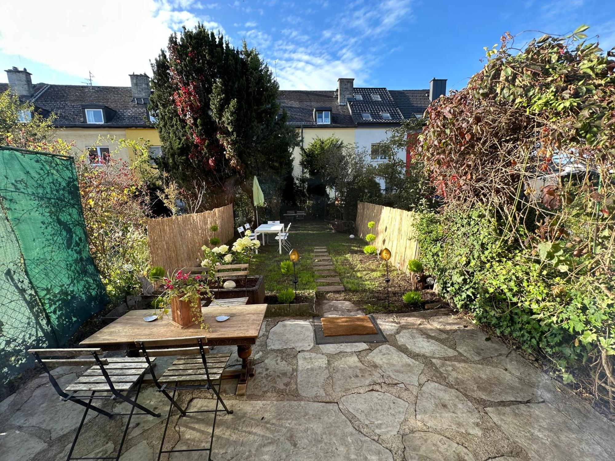 The Peaceful Garden Stay & Free Parking Salzburgo Exterior foto